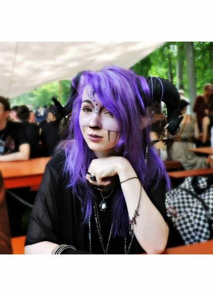 La Riche Directions Semi Permanent Hair Dye - Violet - Image 3